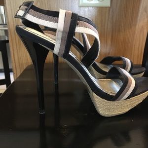 High heel with platform sandal.